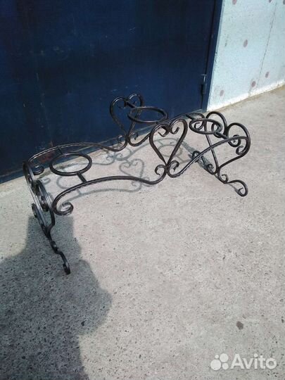 Кованная цветочница