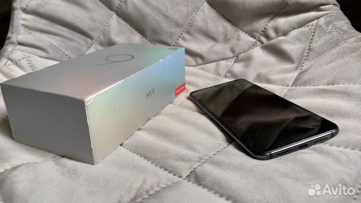 Xiaomi Mi 9, 6/64 ГБ
