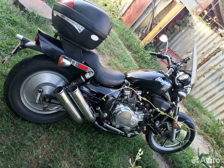 Honda magna 750