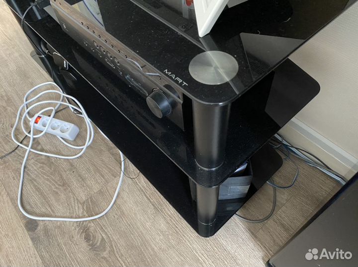 Тумба под телевизор стеклаянная