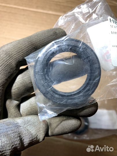 MR6000056 Сальник коленчатого вала