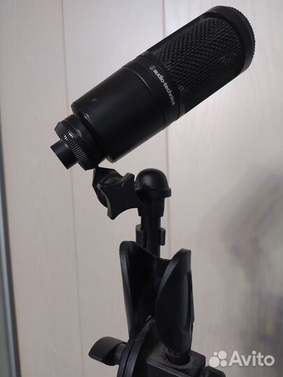 Студийный микрофон