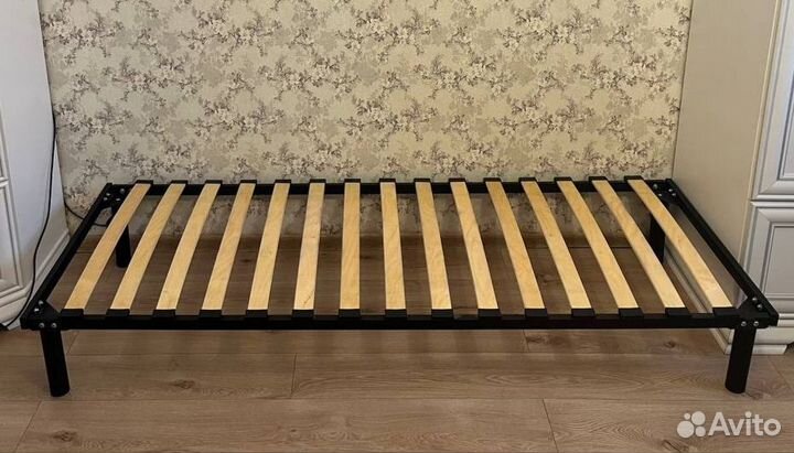 Основание кровати с лямелями