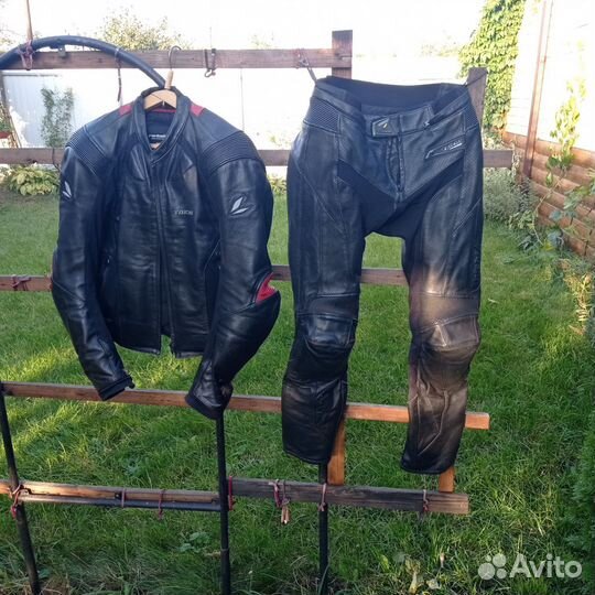 Мотокостюм