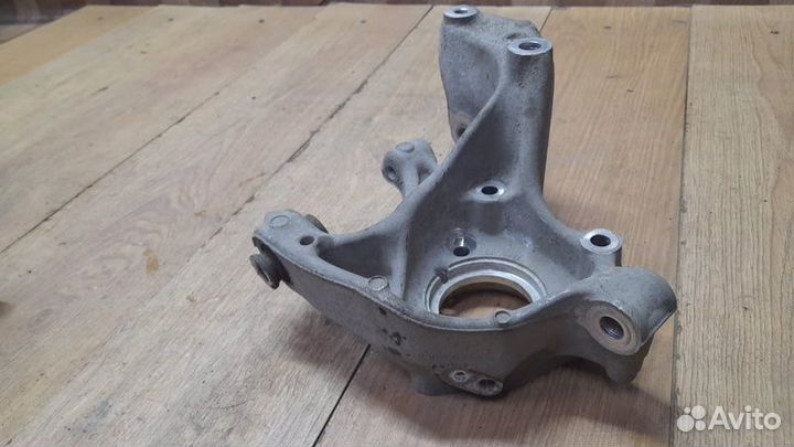 Кулак задний правый Volkswagen Tiguan 2 2.0 CZP