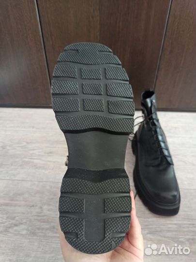 Ботинки женские 38