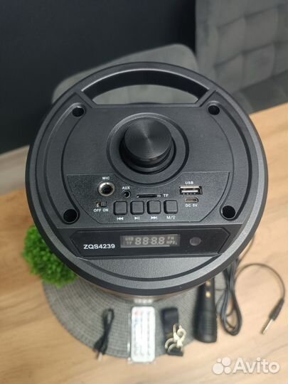 Портативная колонка с караоке Новая