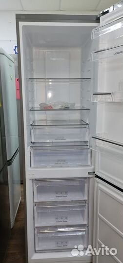 Холодильник Leran CBF 220 IX