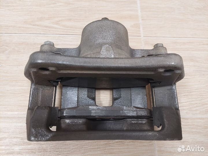 KIA Soul 3 суппорта передние с дисками 20 год