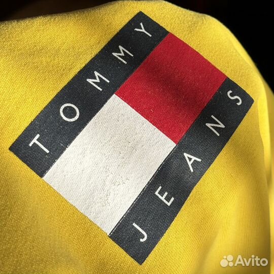 Футболка Tommy Jeans