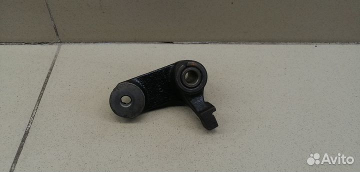 Кронштейн натяжителя ремня Santa Fe (SM) / Santa F