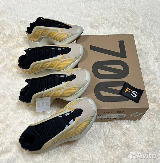 Adidas Yeezy 700 V3 Safflower 9 us