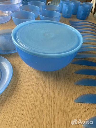 Набор посуды для пикника в корзине на 4 персоны