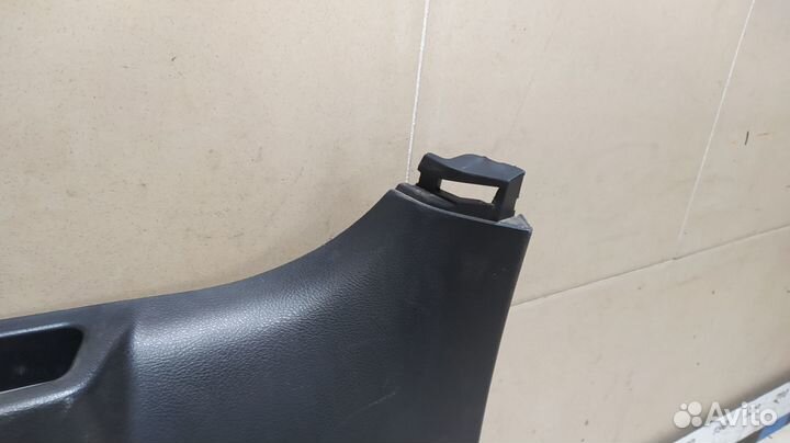 Обшивка двери багажника Land Cruiser (150) -Prado