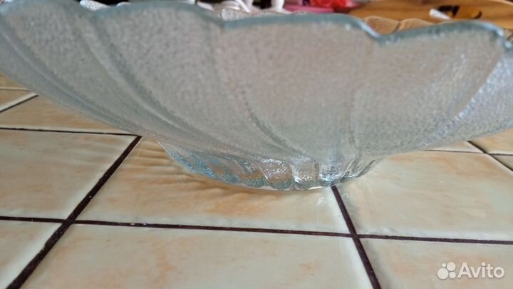 Вазы для фруктов, графин, блюдо. Стекло