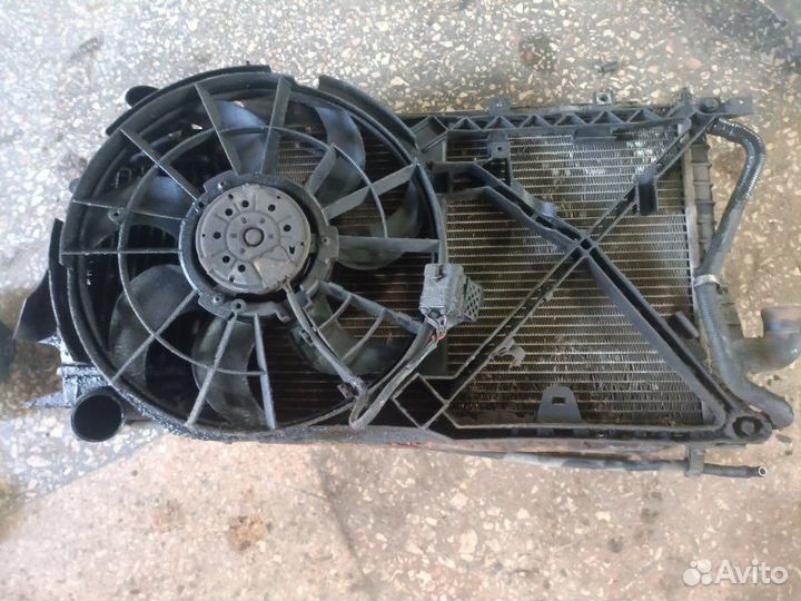 Радиатор охлаждения двигателя Opel Vectra