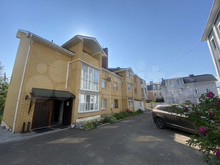 3-к. квартира, 100 м², 1/3 эт.