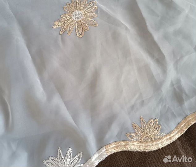 Шторка Ламбрекен с вышивкой на большое окно