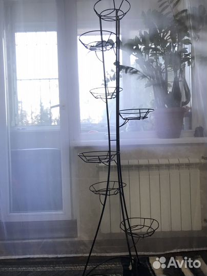 Подставка для цветов напольная металлическая