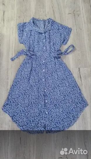 Платье легкое ниже колена на пуговицах, 48