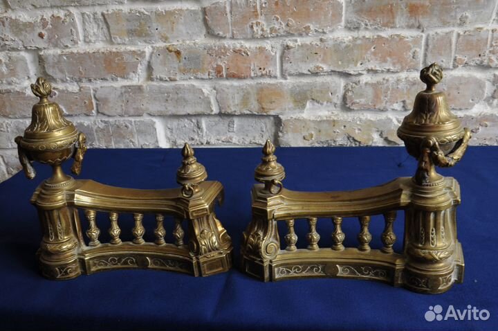 Старинные бронзовые навершия на камин