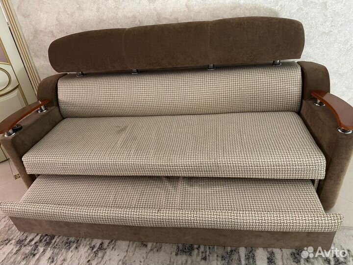 Продаётся диван с покрывалом