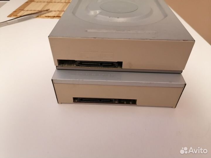 DWD-RW SATA две штуки