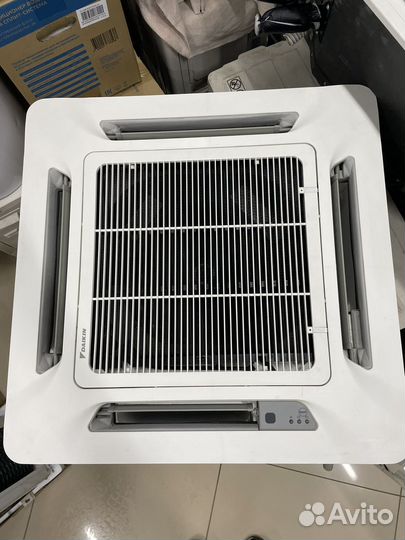 Кассетный кондиционер Daikin ffqn35CXV1