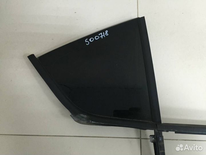 Стекло двери задней правой форточка Skoda Octavia