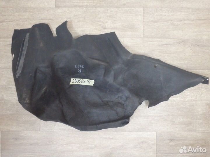 Обшивка багажника правая 2123 Шевроле Нива