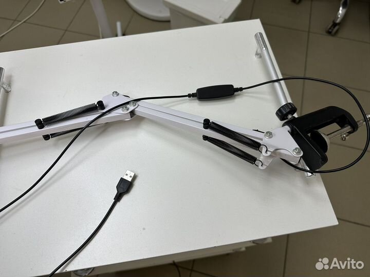 Лампа лупа для косметолога