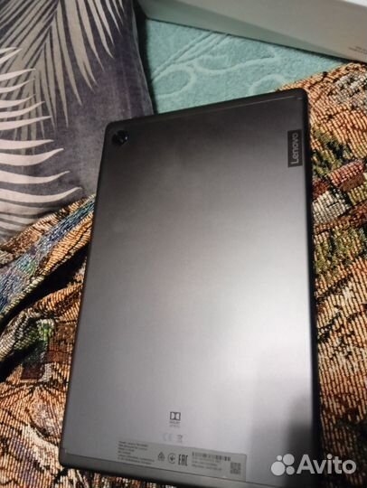 Планшет lenova TB X606F