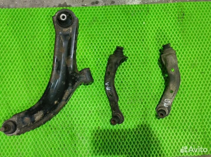 Рычаг подвески правый Nissan note E11