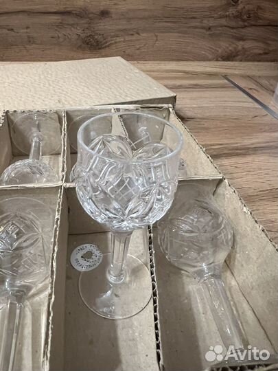 Большая хрустальная ваза