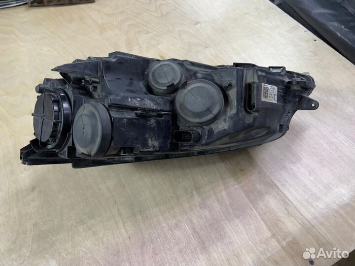 Фара правая передняя VW Golf 7
