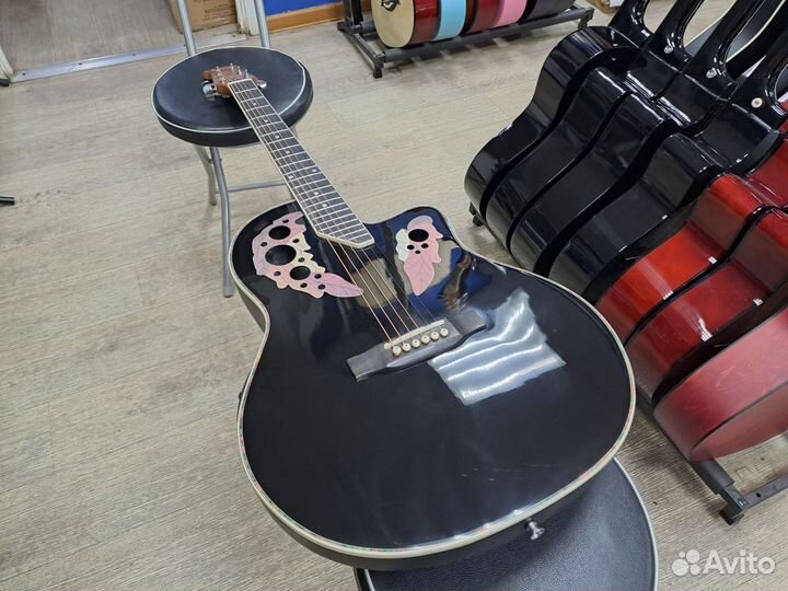 Гитара электроакустическая с подключением чёрная