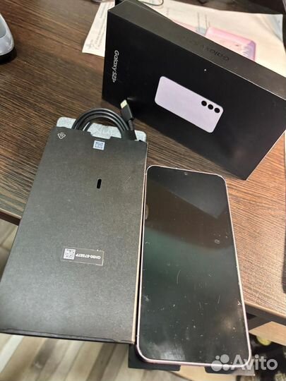 Samsung Galaxy S23+, 8/256 ГБ