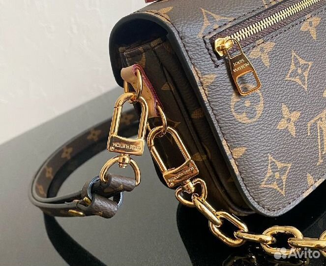 Сумка Louis Vuitton Pochette Metis женская