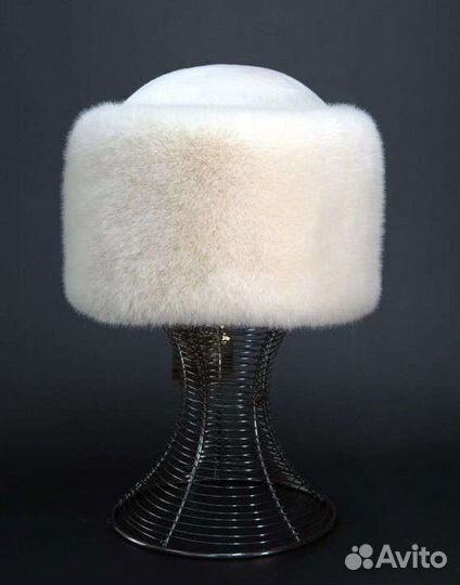 Головные уборы женские зимние