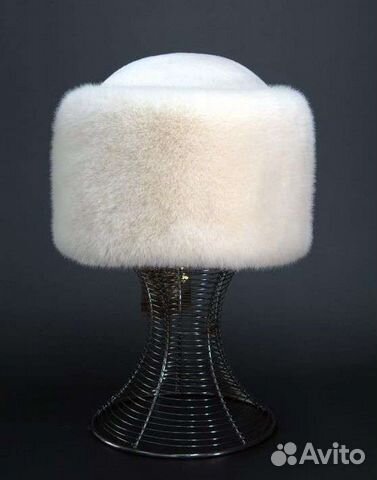 Головные уборы женские зимние