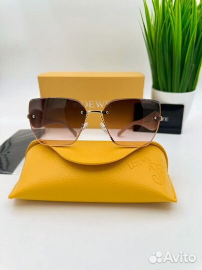 Солнцезащитные очки женские Loewe