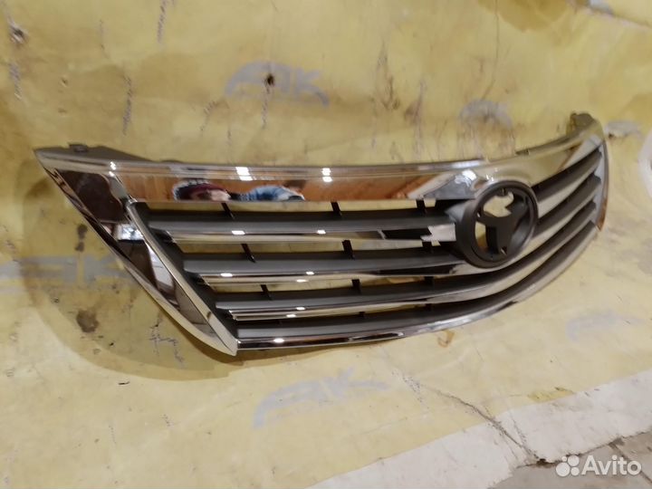 Решетка радиатора эмиратка Toyota Camry 40 2009+