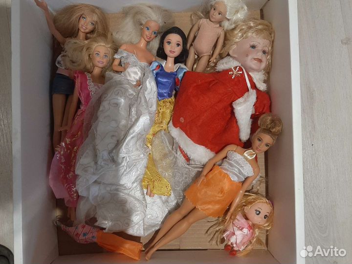 Игрушки мишки и куклы