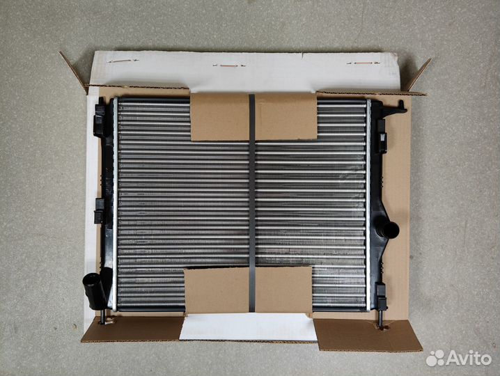 Радиатор сандеро основной без a/c защелки sandero