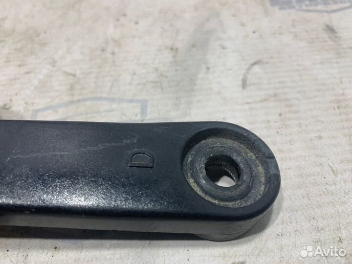 Поводок дворника правый Nissan Cefiro A32 VQ20DE