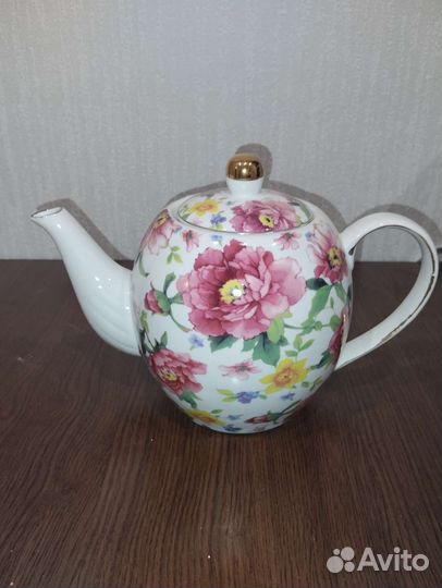 Заварочный чайник фарфор объем 1360 мл новый
