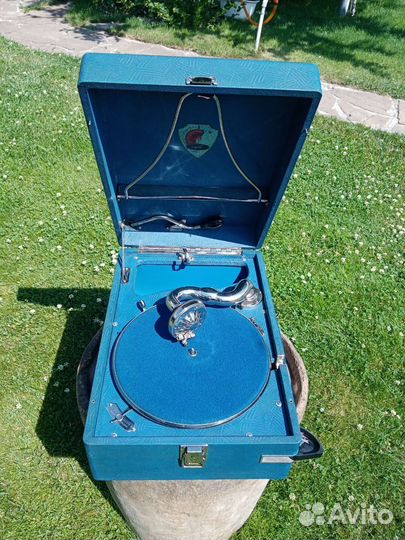 Патефон Молот