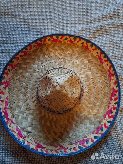 Соломенная шляпа мексиканская