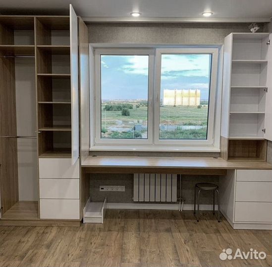 Рабочая зона у окна