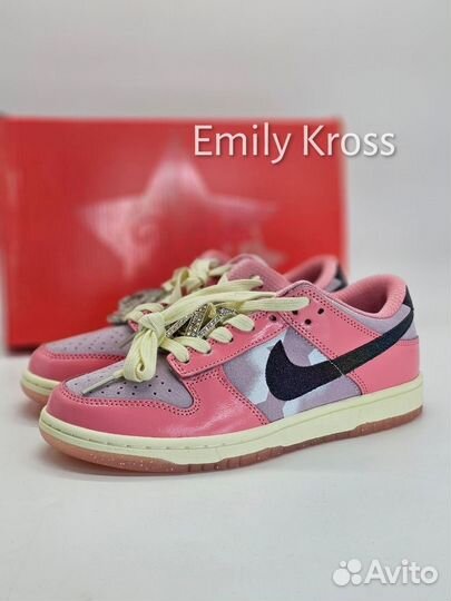 Nike Wmns Dunk Low LX 'Barbie'